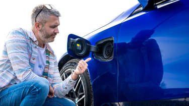 BMW 530e Touring LT test - M5 charging socket